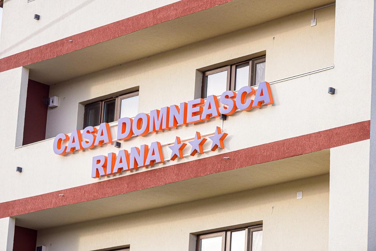 Casa Domneasca Riana Hotel Pitesti Exterior photo